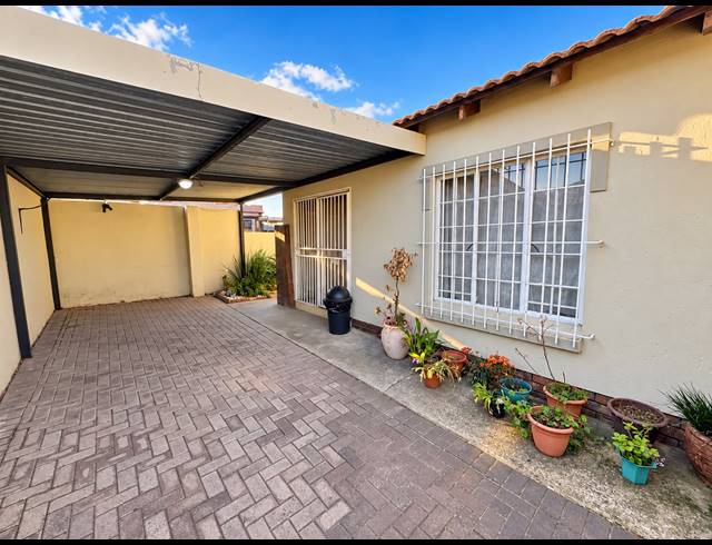 3 BEDROOM HOUSE FOR SALE IN BEN FLEUR